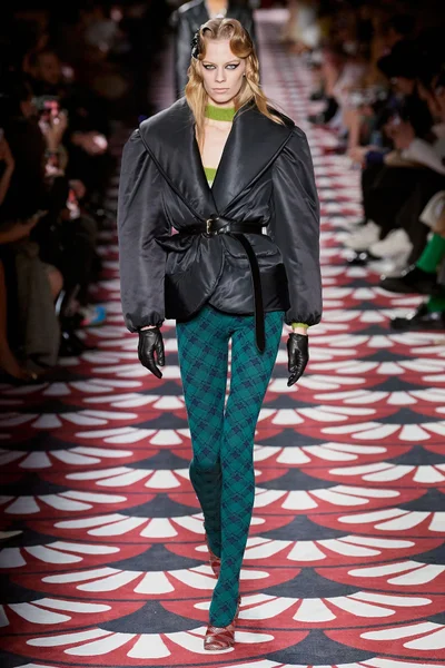 Look 38